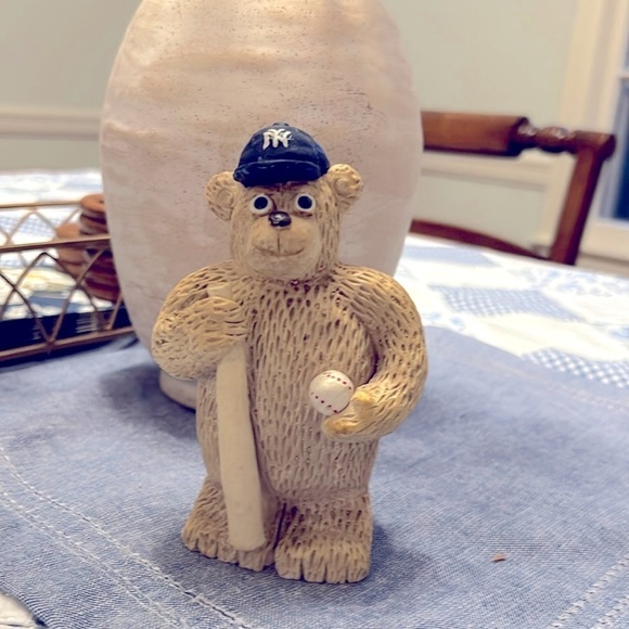 Yankees Baseball Bear Sculpture Statue Ball and Bat Bear Heavy Paper Weight - Picture 2 of 14